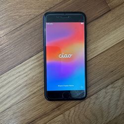 iPhone SE 2020 (64GB) - Excellent Condition!