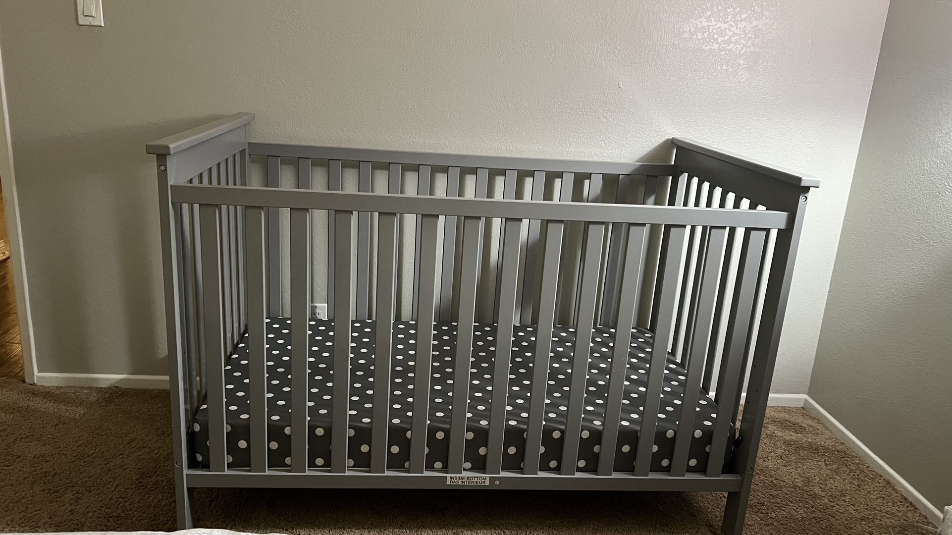 Delta Children Adley in Convertible Crib Gray