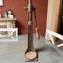 Vintage EVEREDY “GEAR-TOP” Bench Bottle Capper  — Cast Iron, Frederick MD