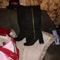LONDON FOG KNEE HIGH BOOTS