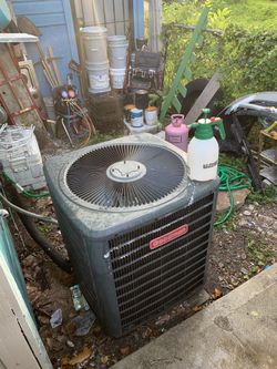 Limpiesa de coil y chequeo de gas 24/7 contáctenos a cualquier hora