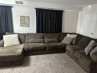 LARGE SECTIONAL