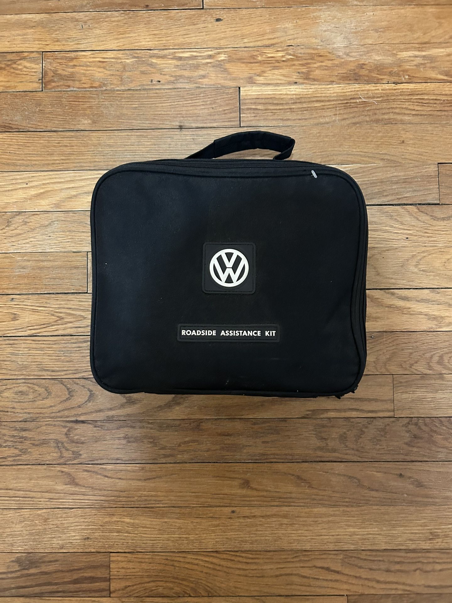Volkswagen Roadside Assistance Kit (FULL)