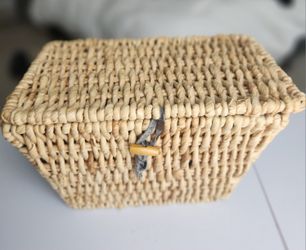 Woven Storage Basket With Lid And Clasp