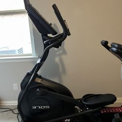 SOLE  Elliptical -  (WORK OUT EQUIPMENT)  VALUE $1600