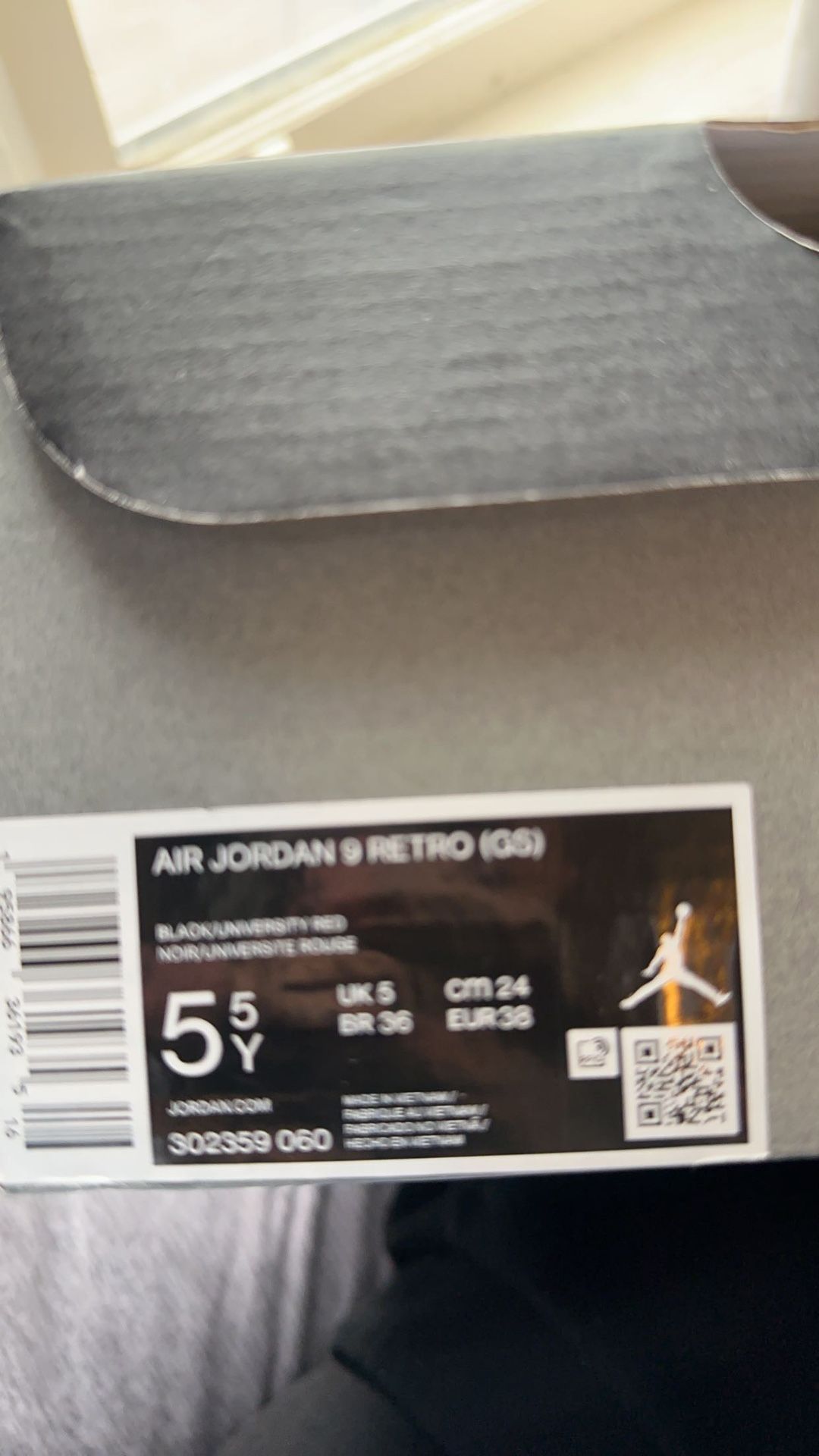 Air Jordan 9 Retro BRAND NEW NEVER WORN Sz 5.5(GS)