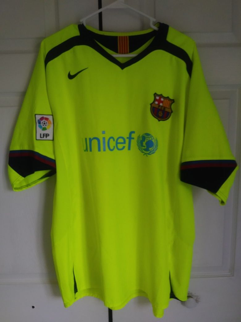 Nike 2005-2006 FC Barcelona Barca FCB Neon Yellow Away Jersey Shirt