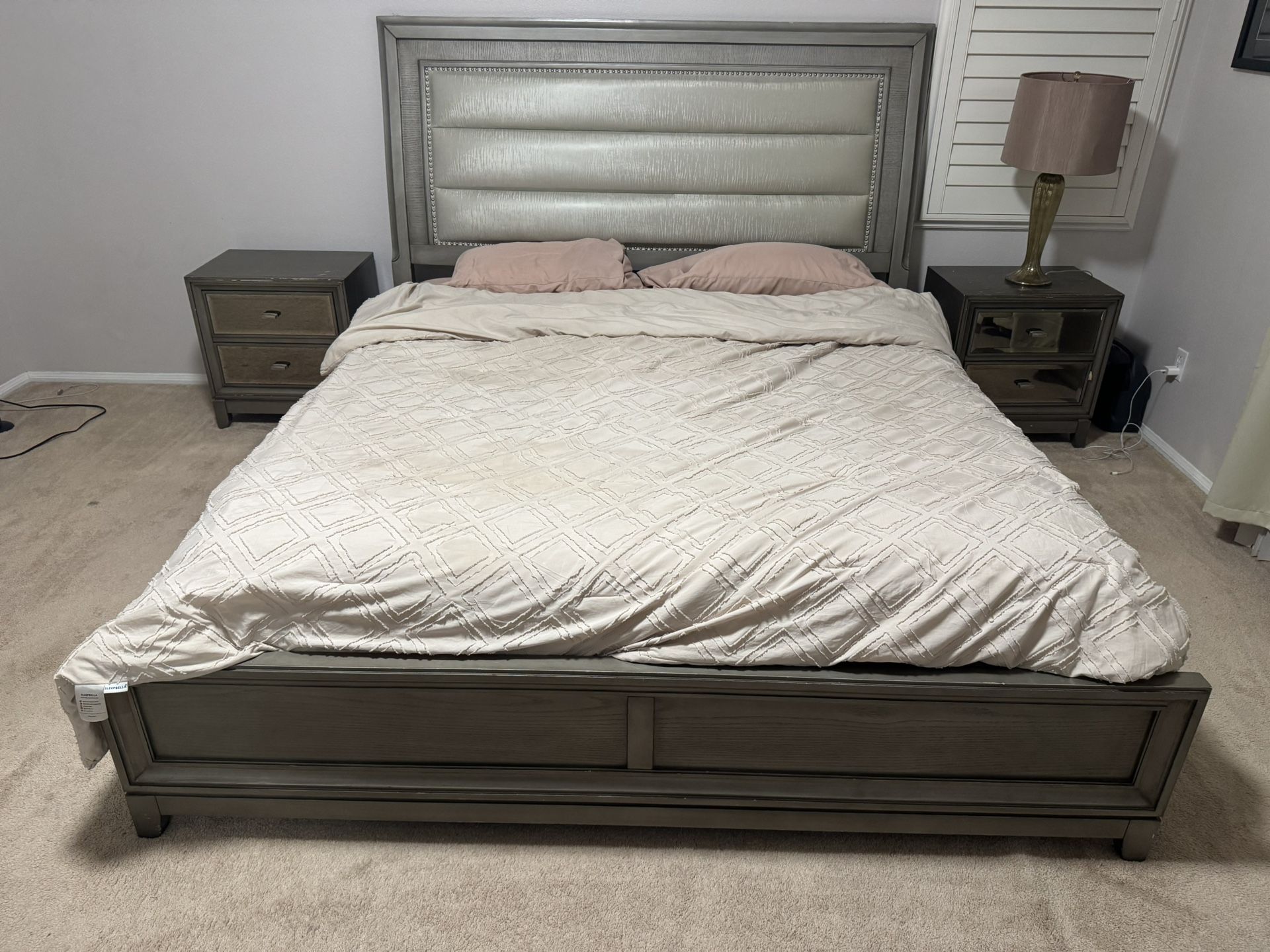 King Bedroom Furniture Set 