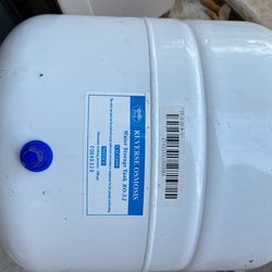 Water storage tank