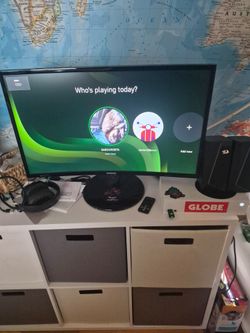 Samsung 27 inch curved monitor w/ Red Dragon gaming speakers