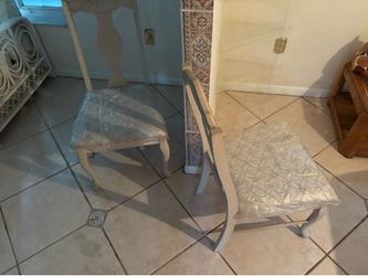Dinning room table and chairs