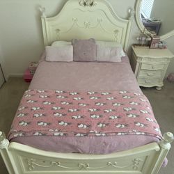 girl's bedroom furniture