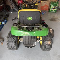 2018 John Deere Lawn Tractor E110