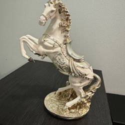 Statue Horse