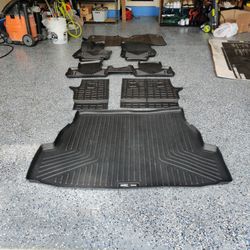 Toyota RAV4 6 Piece Floor Matt Protects Front, Back, & Cargo Liner