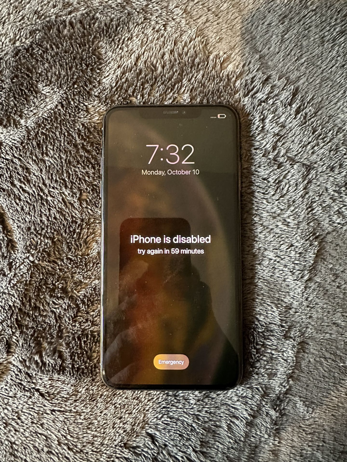 *LOCKED* iPhone XS MAX