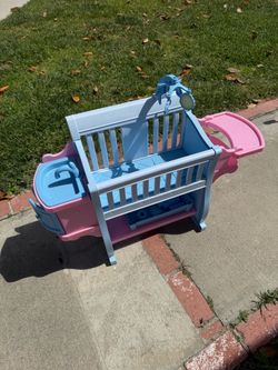 Vintage Style Baby Doll Crib Nursery Playset Pink Blue Pretend Play Toy Set