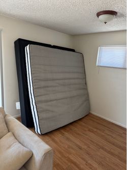 Mattress and Box Spring! Great condition!!