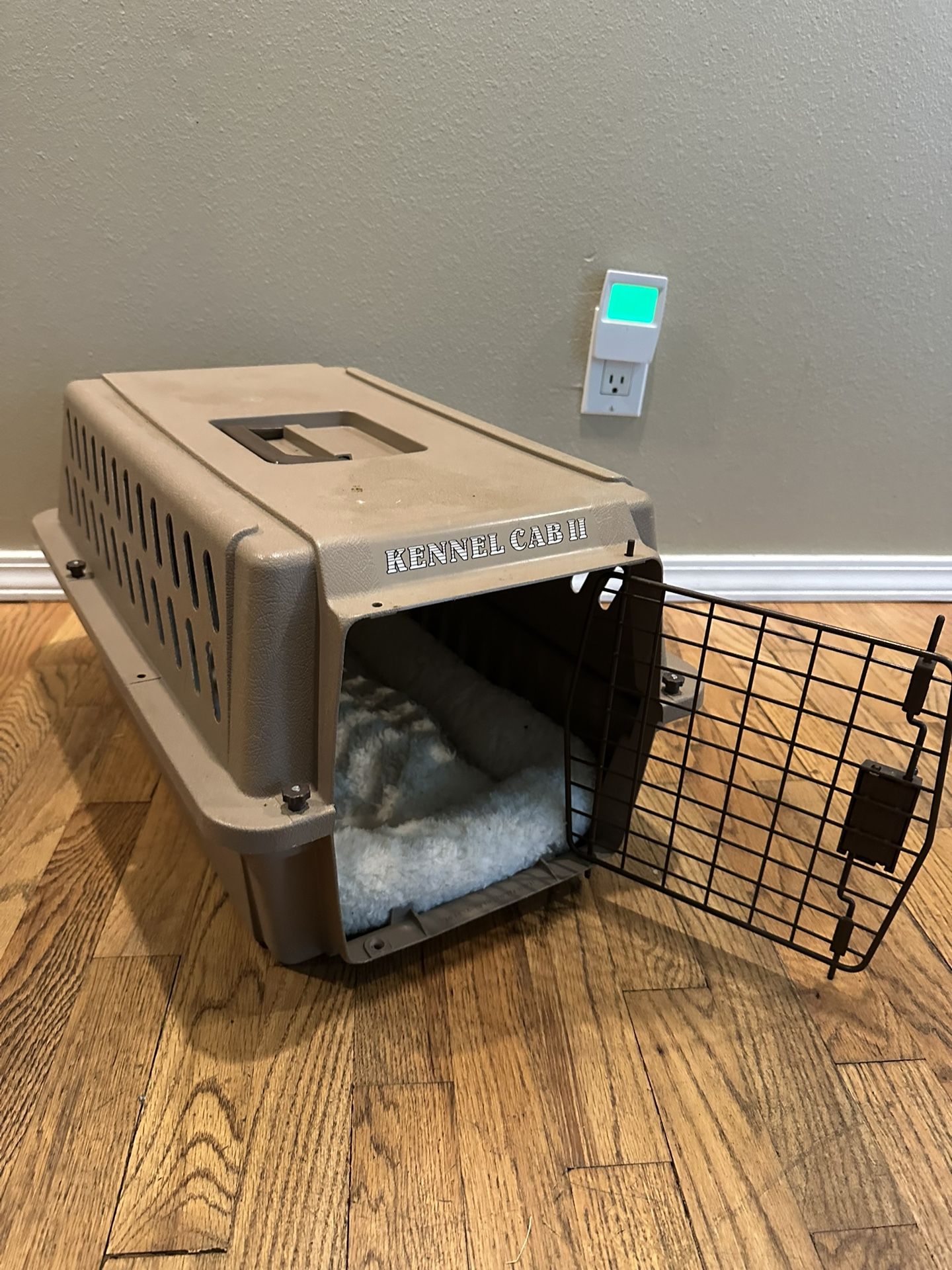 Pet Carrier w/ soft Pad