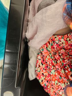 CLOTHING LOT/TOTE #2 CHILDRENS-YOUNG ADULTS VARIED SIZES