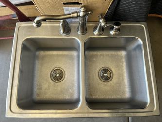 Elkay DLR332210 SS Sink w/Delta Victorian Kitchen Faucet