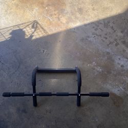 Pull up bar