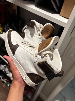 Lv Boom Box hightop sneaker sz 8/5