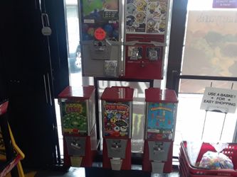 Toy vending machine