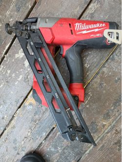 Milwaukee M18 15 gauge Nailer