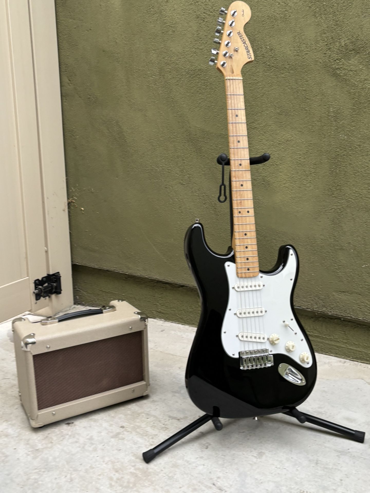 Fender Squier Starcaster with Epiphone Guitar amp