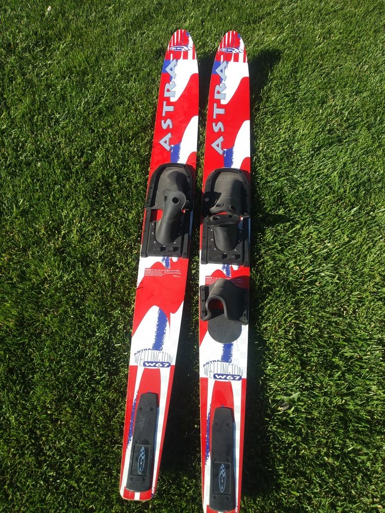Wellington w67 astra EP water skis