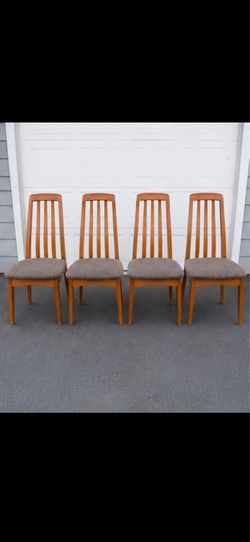 Set of 4 MCM Danish Modern Teak Dining chairs