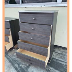 Dresser/  Five drawers dresser