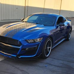 Mustang Wrap Racing Stripes In Carbon Fiber