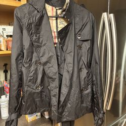 LOW PRICE MOVING- RARE $650 RETAIL BURBERRY BLACK RAIN JACKET 