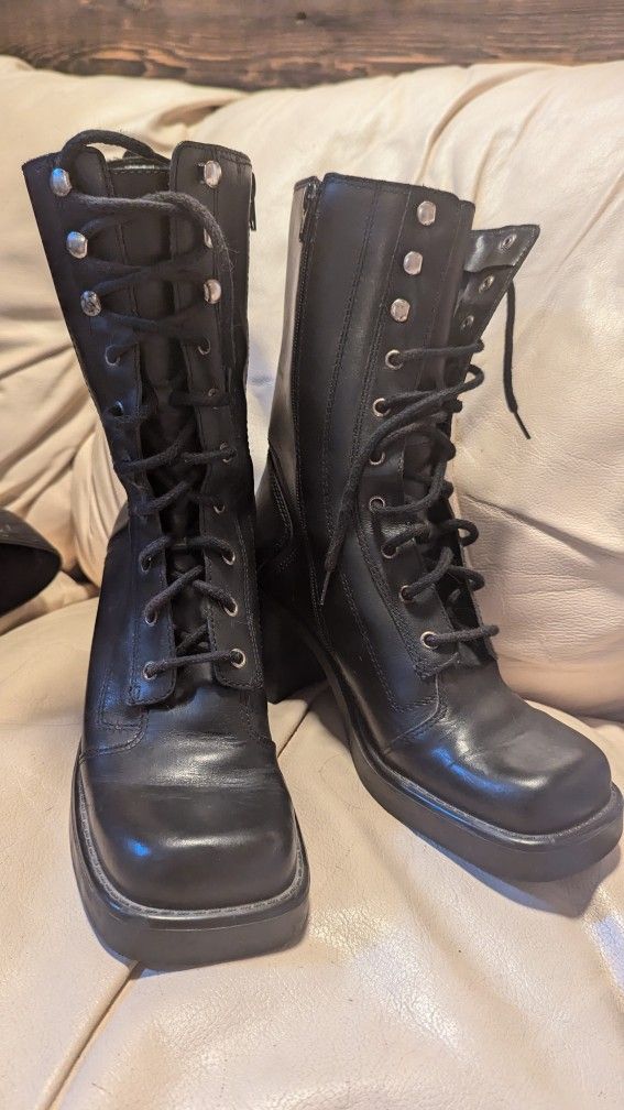 MIA Chunky Heeled 11M Lace Up Boots