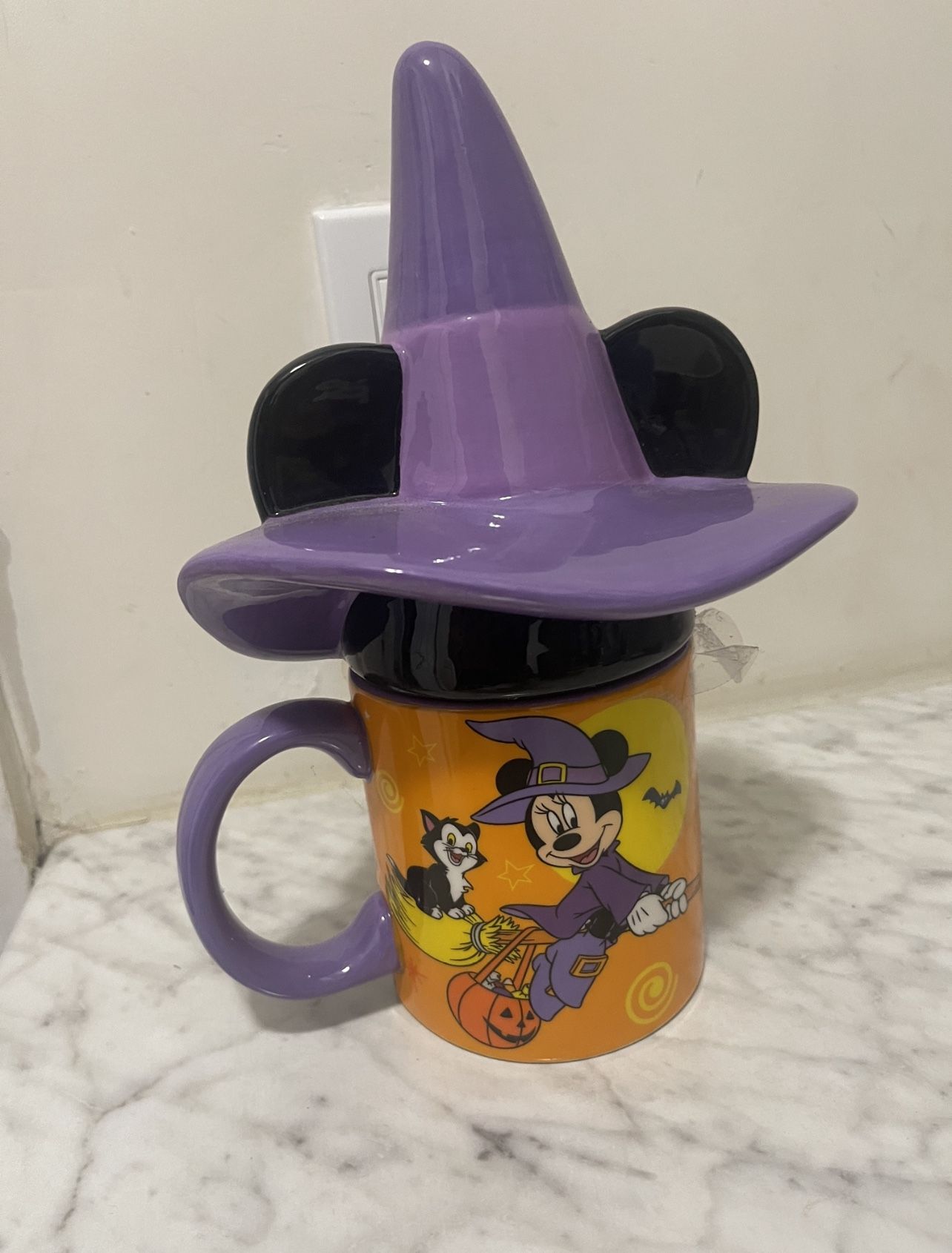 Disney Halloween 2021 Minnie Mouse Purple Witch Mug w/ Hat & Ears Topper NWT
