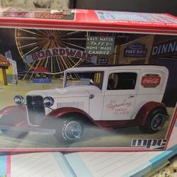 MPC 1932 "Coca-Cola" Ford Delivery Sedan model kit 
