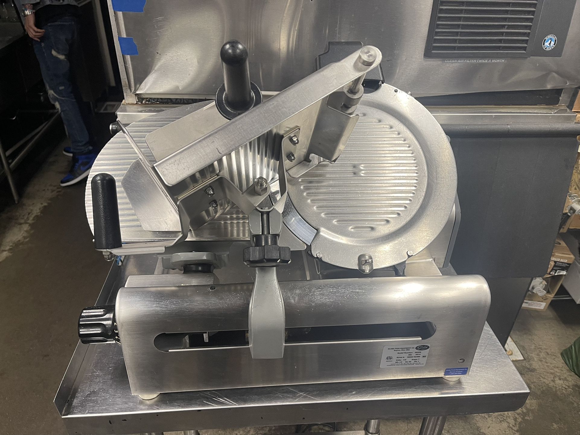 Globe 3600N Commercial Slicer
