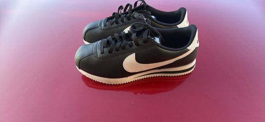 Nike Cortez sz 9 Men