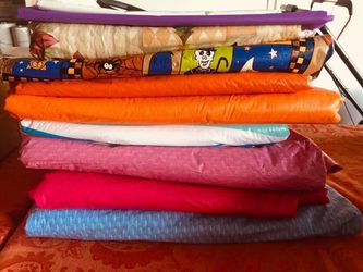 HOLIDAY & PARTY TABLECLOTHS
