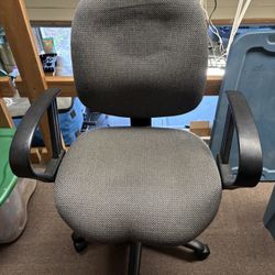 Office Chair / Grey