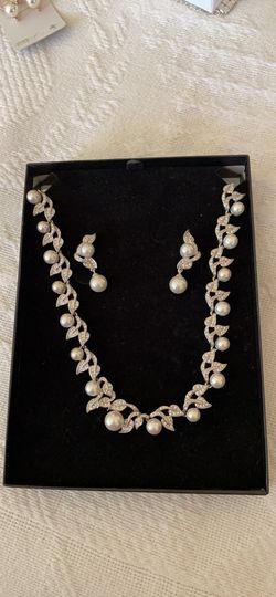 Pearl Necklace Set For Sale 