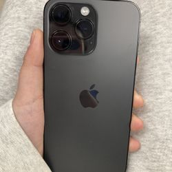 Factory Unlocked IPhone 14 Pro Max 256 gb comes with store warranty 