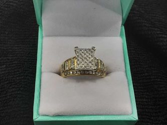 Women's Ring - Yellow Gold 10k (.417) 5.6 grams Size 7.5