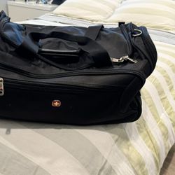 Swiss gear Duffle Bag With Handlebars And Wheels