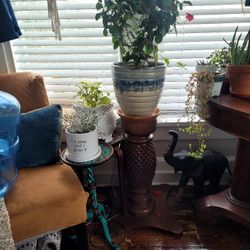 Plant stand. carved pineapple.