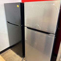 BRAND NEW REFRIGERATOR