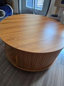 Round coffee table