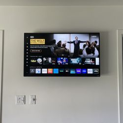 40 Inch Visio Flatscreen Tv and Wall Mount